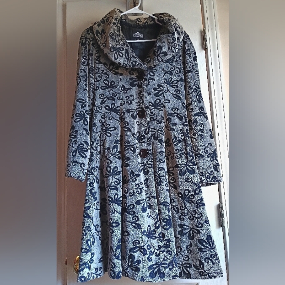 ANGIE Black and Gray, Satin Lined, Soft  Plush Coat - Size Medium